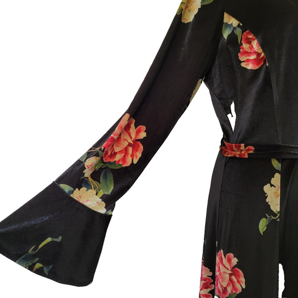 Black Velvet Floral Robe Housecoat Womens M Whimsygoth Dark Fairy Kate & Mallory - Picture 4 of 11
